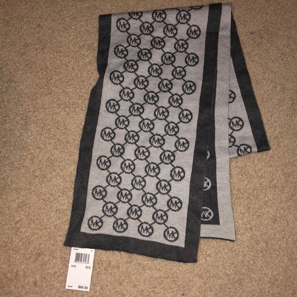 Micheal Kors scarf